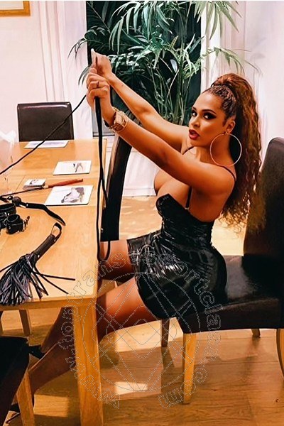 Sandra Ravach  MARINA DI MONTEMARCIANO 3341547195