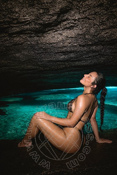 Olivia Xavier  MILANO 3520929187