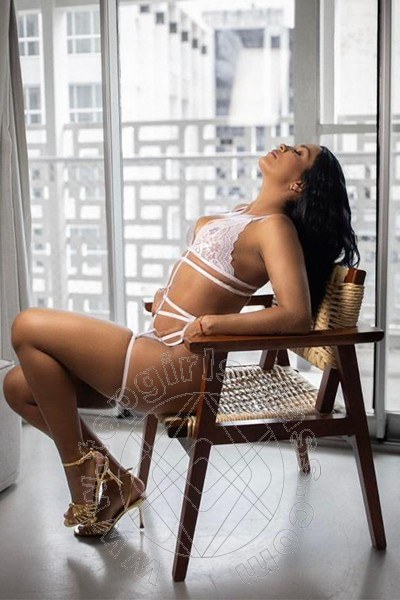 Alana Hott  ALBENGA 3482947109